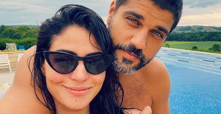 Bruno Cabrerizo publica clique romântico com Carol Castro e se declara: ”Te amo”