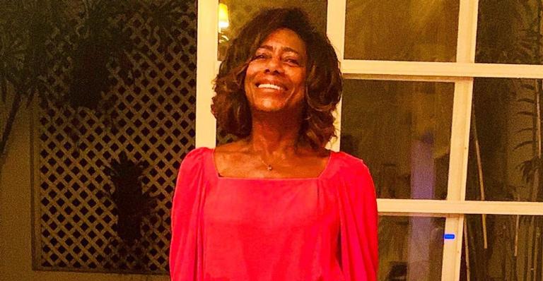 Glória Maria relembra clique com Renato Gaúcho e sua beleza impressiona: ”Linda e glamorosa”