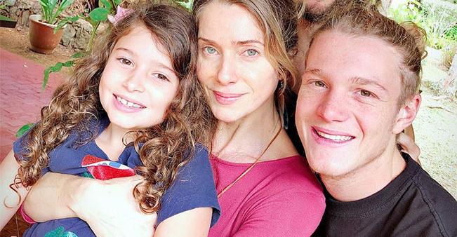 Em celebração ao Dia do Abraço, Leticia Spiller surge agarrada com os filhos: ”Vale mais que tudo”