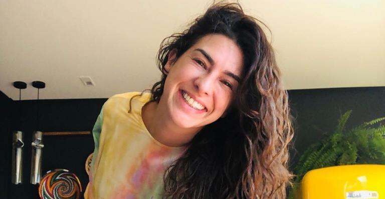 Em quarentena, Fernanda Paes Leme radicaliza e volta aos fios curtos: ”Bom e velho cabelo curto”
