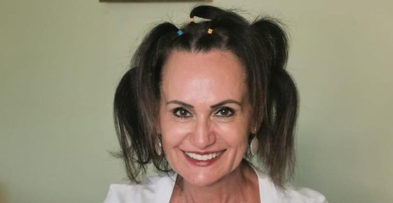 Faa Morena raspa a cabeça durante live e realiza sonho: ”Um sentimento indescritível”