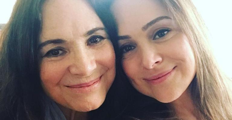 Gabriela Duarte desabafa e se posiciona após a mãe, Regina Duarte, deixar Secretaria da Cultura