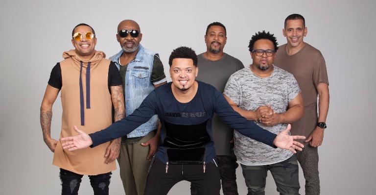 Grupo Revelação faz live ‘A nossa história’ e promete revisitar 26 anos de carreira