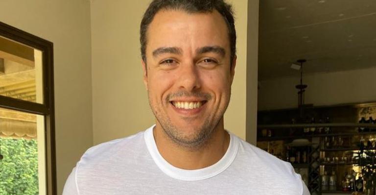 Em quarentena, Joaquim Lopes relembra dia em praia paradisíaca: ”Um pouco de azul”