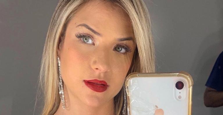 Ex-BBB Gabi Martins surge com look justinho e deixa decote em evidência: ”Não tem mais perfeita”