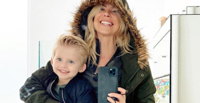 Karina Bacchi e Enrico surgem em momento de fofura e encantam web