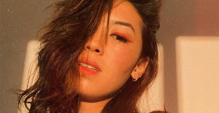 Ana Hikari relembra foto em praia na Colômbia e revela: ”Quando tudo isso passar quero uma praia”