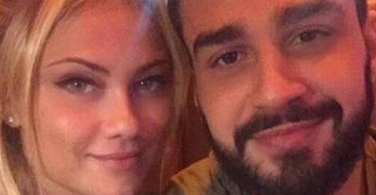 Ellen Rocche termina noivado com nutricionista, diz jornal