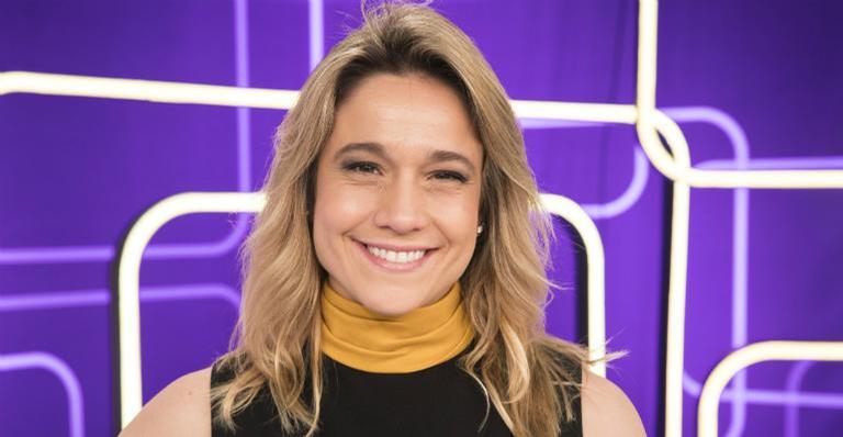Fernanda Gentil posa de barriga de fora e chama muita atenção