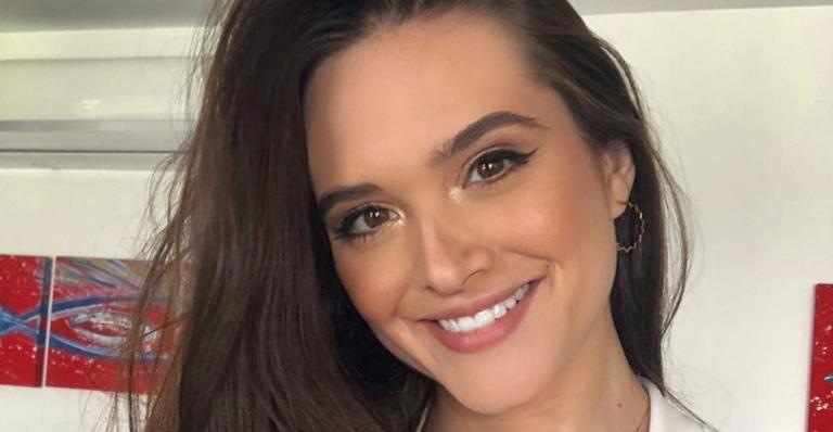 Ao acordar, Juliana Paiva compartilha cliques de cara lavada
