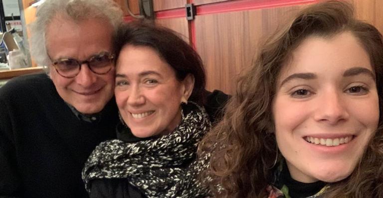 Lilia Cabral apresenta mais novo membro de sua família: ”Valentino”