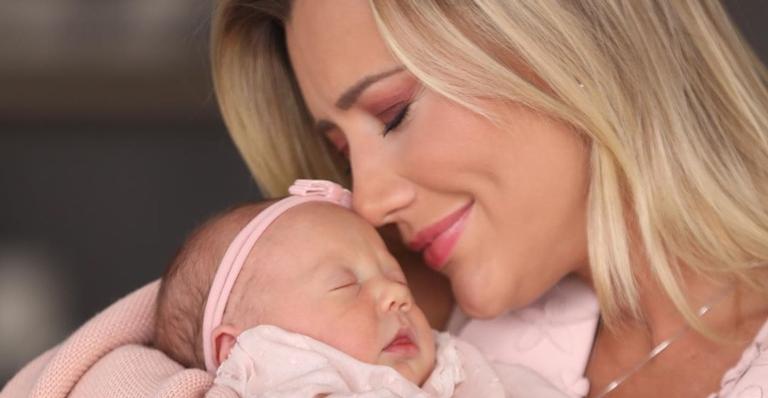 Ana Paula Siebert surpreende ao revelar quantos quilos perdeu 10 dias após dar à luz Vicky