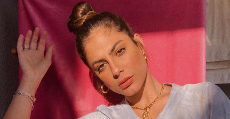 Mari Gonzalez encanta fãs ao posar ao lado de seu cachorro: ”Que fofura”