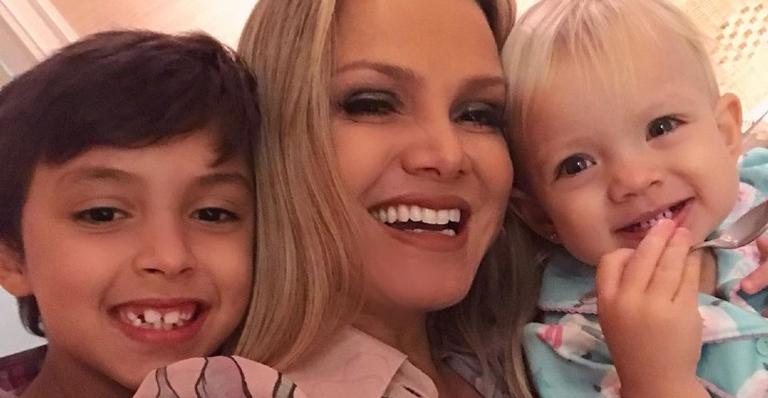 Eliana flagra os filhos brincando juntos e se derrete: ”Estão mais próximos do que nunca”