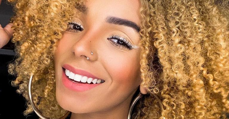 Brunna Gonçalves aproveita dia ensolarado para renovar o bronze e fãs elogiam: ”Gata”