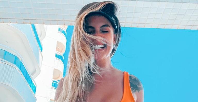 Ex-BBB Carol Peixinho coloca corpão para jogo e recebe chuva de elogios: ”Deusa”