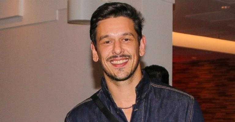 João Vicente de Castro reflete sobre combate ao racismo: ”Falar menos e lutar sempre”