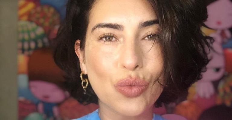 Fernanda Paes Leme recebe vídeo-chamada dos seus amigos para comemorar o seu aniversário