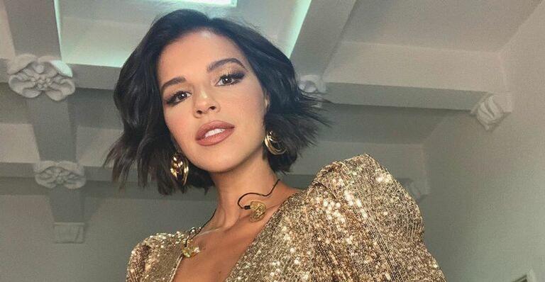 De biquíni, Mariana Rios exibe barriga muito chapada e impressiona