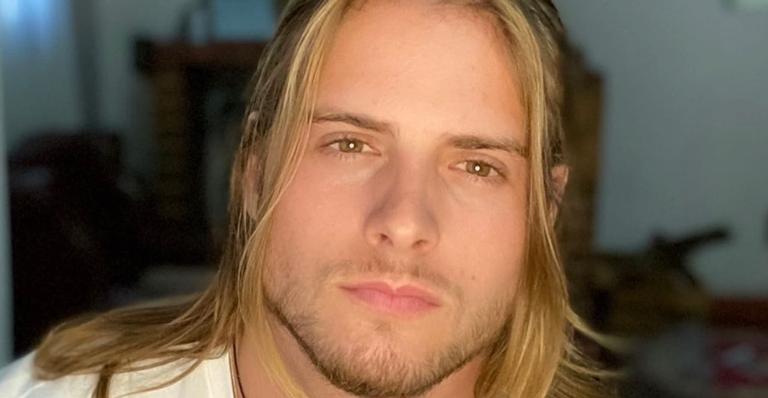 Ex-BBB Daniel Lenhardt surge com o cabelo todo raspado na web: ”Carecão!”