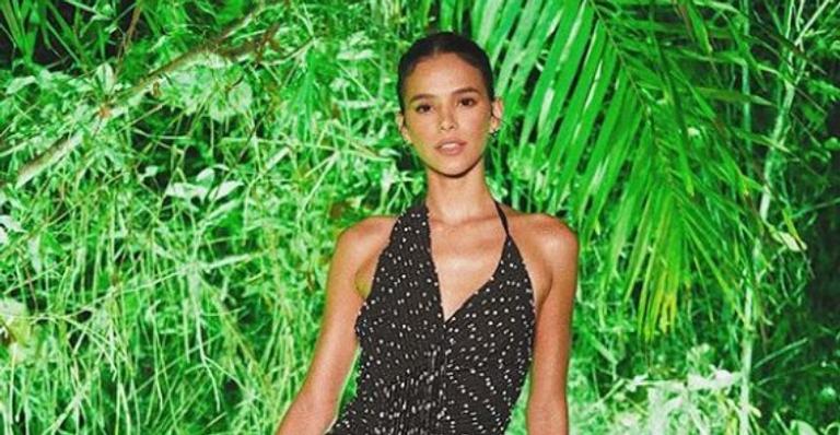 Após influenciadora abordar racismo em vídeo, Bruna Marquezine se pronuncia: ”Cruz credo”