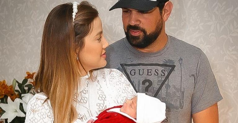 Sorocaba posa em família com a esposa, Biah, e com o filho, Theo, e encanta: ”Amor sem limites!”