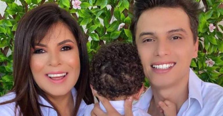 Mara Maravilha compartilha clique raro com o filho e exibe decoração do quartinho: ”Mãe de menino”