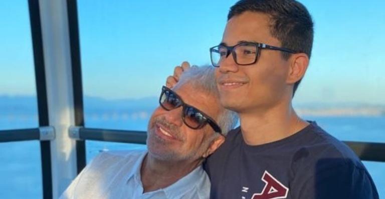 Marido de Lulu Santos relembra início de romance com cantor e revela que ele quem tomou a iniciativa