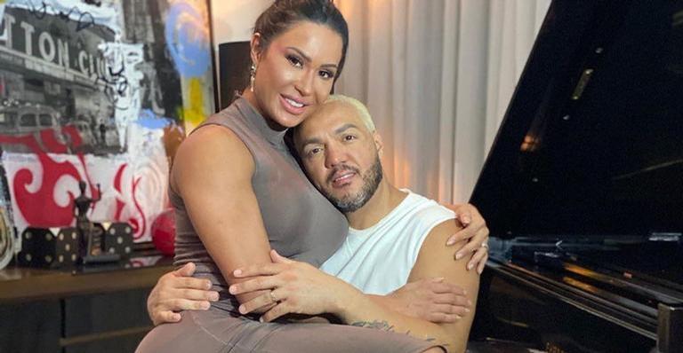 Gracyanne Barbosa e Belo curtem o dia e renovam o bronzeado: ”Momentos que passamos a dar valor”