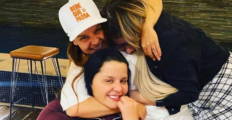 Se preparando para a ‘Live das Patroas’, Marília Mendonça mostra ensaio com Maiara e Maraisa