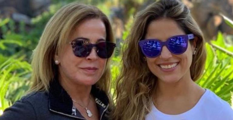 Camilla Camargo comemora aniversário da mãe, Zilu: ”Minha inspiração, minha referência”