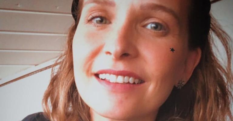 Ainda em quarentena, Fernanda Rodrigues fala sobre detox de celular: ”Pelo bem da sanidade”