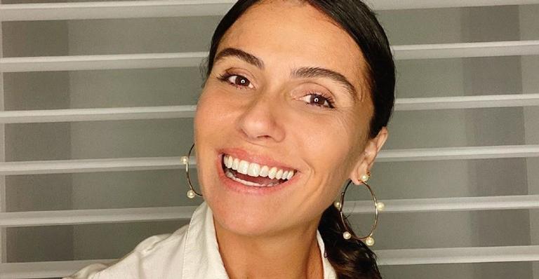 Giovanna Antonelli posa com uma das filhas e lamenta: ”Quase do meu tamanho”