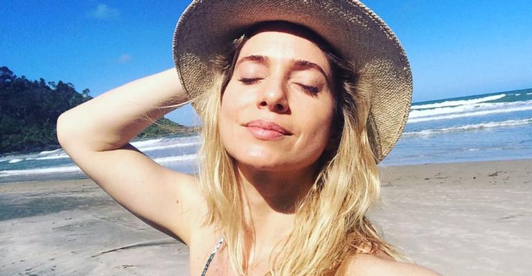 Leticia Spiller surge deslumbrante e arranca elogios dos internautas: ”Gata”