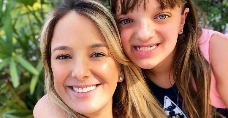 Ticiane Pinheiro participa da formatura da filha, Rafa Justus por vídeo-chamada: ”Orgulho”