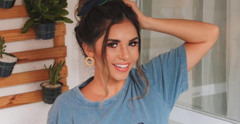 Ex-BBB Gizelly Bicalho faz vídeo de tour pelo seu novo apartamento com vista para o mar