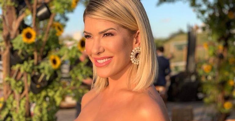 Lorena Improta abusa do look sexy e mostra seu corpaço na web