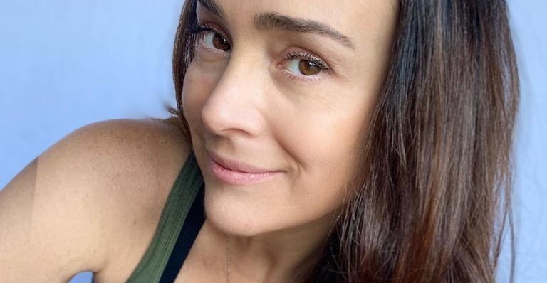 Gabriela Duarte recorda foto da infância e brinca: ”Saudades de viajar, né minha filha?”