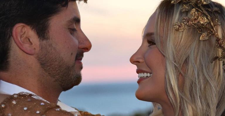 Claudia Leitte homenageia marido com declaração na web: ”Amor da minha vida”