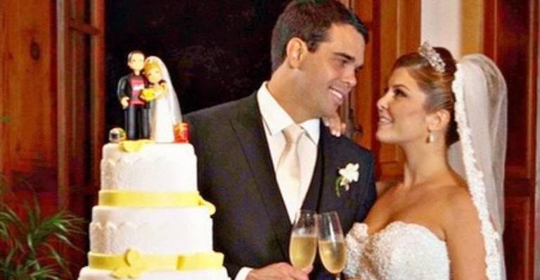 Bárbara Borges celebra 7 anos de casada: ”Viva nosso amor”