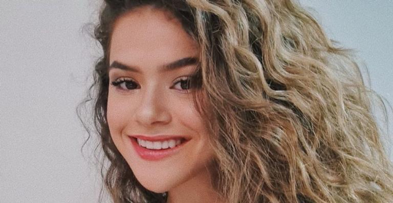 Maisa arranca elogios da web ao posar sem make: ”Uma pele de pêssego”