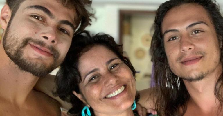 Em clima nostálgico, Valéria Alencar relembra momentos com os filhos: ”Se pudesse faria mais”