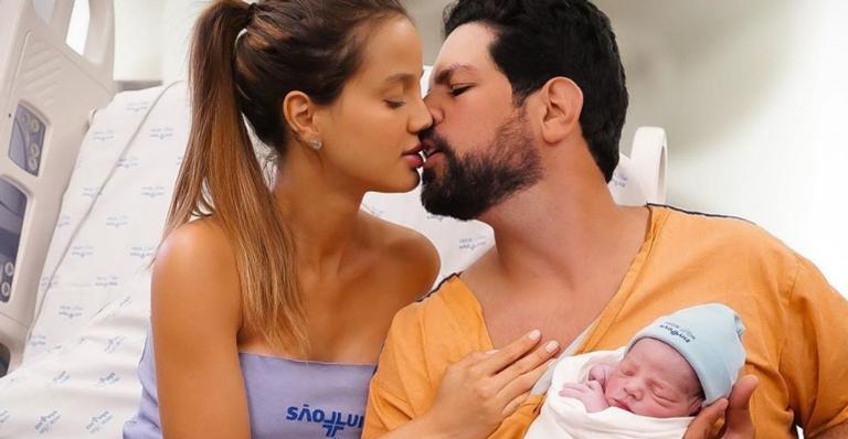 Biah Rodriguez se declara e fala sobre o primeiro mês do filho: ”Estou vivendo pra ele e por ele!”