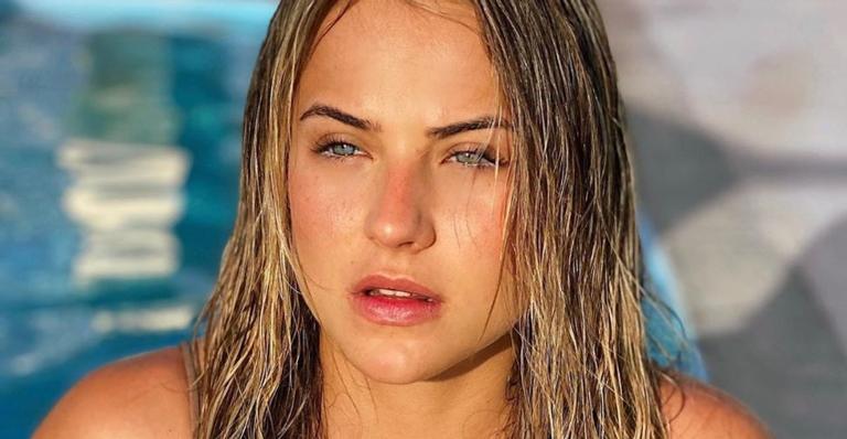 Ex-BBB Gabi Martins ostenta corpão de vestido justo e deixa pernões em evidência: ”Espetacular!”