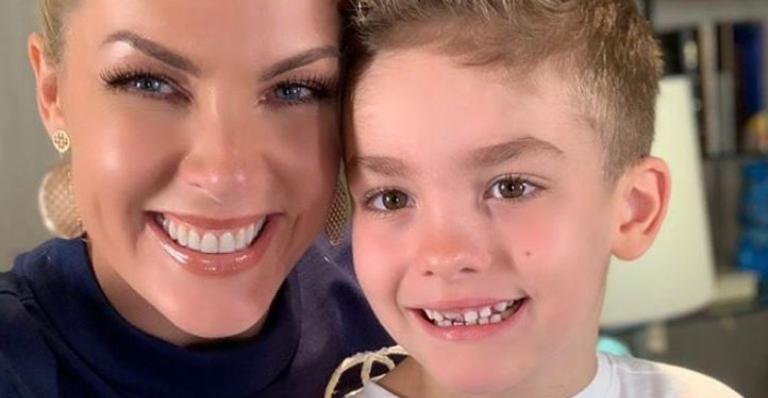 Ana Hickmann exibe sorriso banguela do filho e encanta: ”É o que me faz enfrentar o dia”