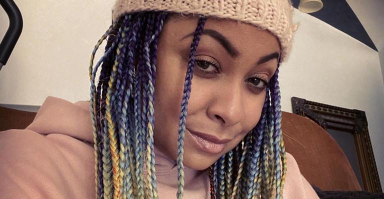 Protagonista de ‘As Visões da Raven’ anuncia casamento: ”Me casei com uma mulher que me entende”