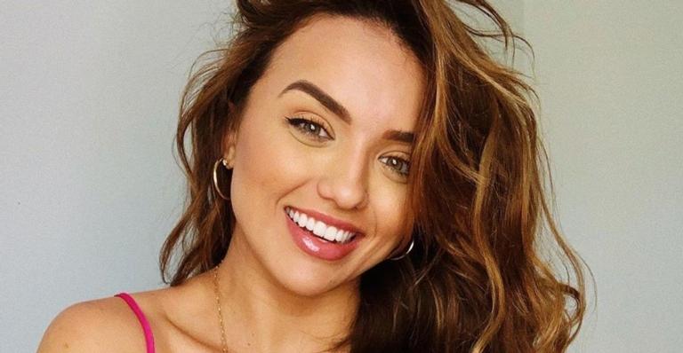 Ex-BBB Rafa Kalimann exibe selfie poderosa e rouba a cena com beleza: ”Perfeição demais!”