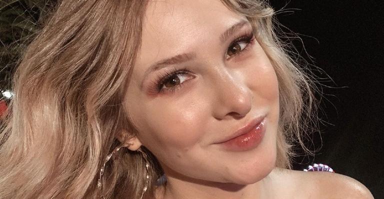 Sammy, esposa de Pyong Lee, relembra clique com os cabelos compridos e arranca elogios