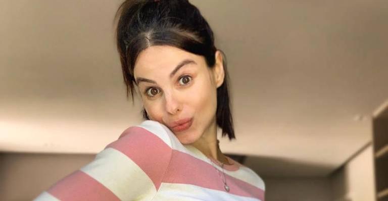 Grávida, Sthefany Brito celebra presente de aniversário antecipado: ”Já posso comemorar?”