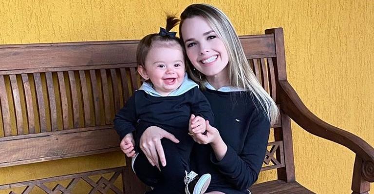 Thaeme Mariôto captura momento em que tenta dar bronca em Liz mas caí na risada e encanta a web